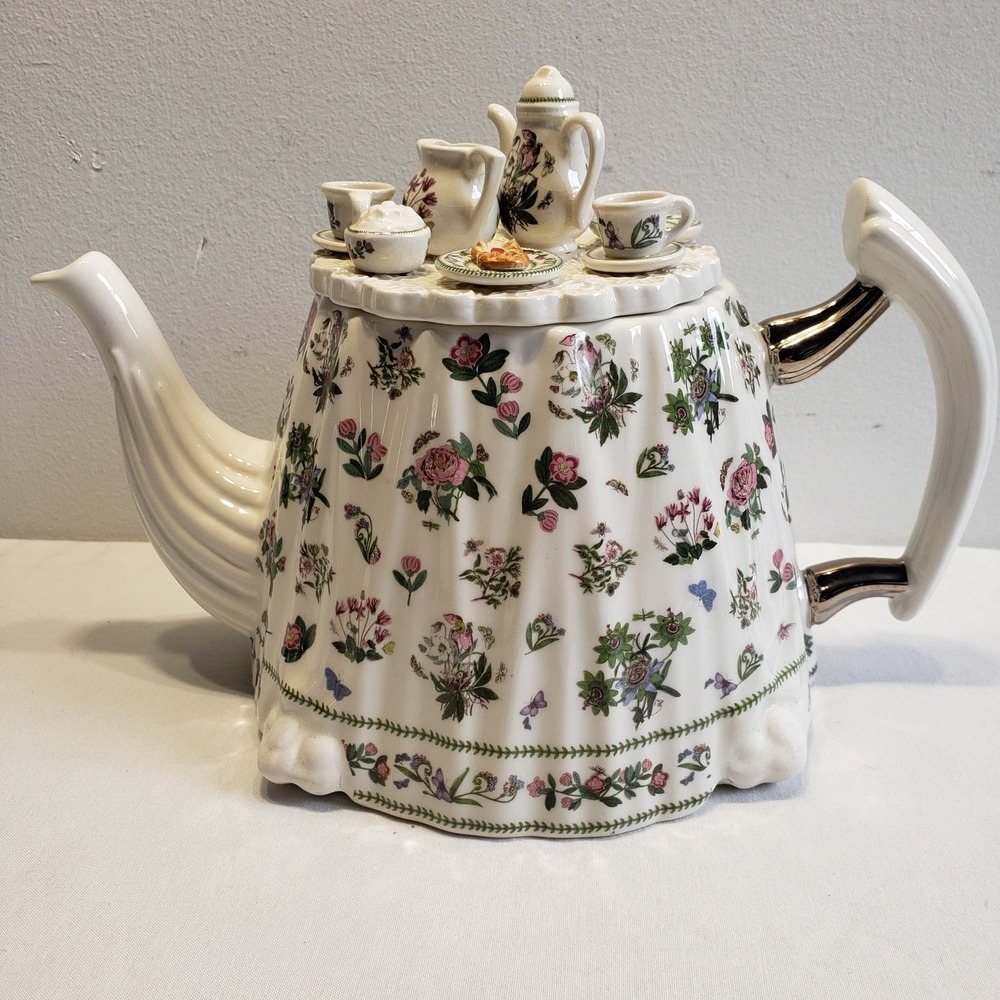 Portmeirion Teapot White Botanic Garden Floral Miniature Lid